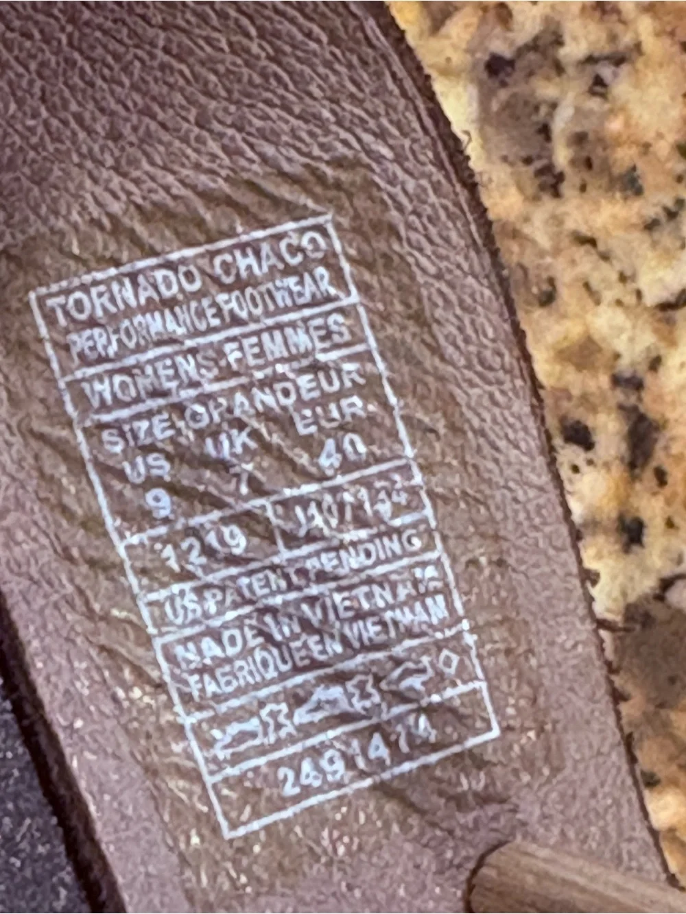 Chaco Tornado Wayfarer Dark Brown Sandals Women’s Size 9 READ Strap Damage